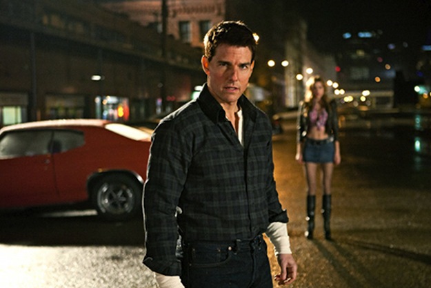 Tom Cruise Brings Jack Reacher Around