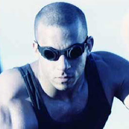The trailer for Riddick is very Riddick!