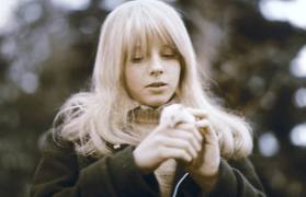 Movie of the Day: THE LITTLE GIRL WHO LIVES DOWN THE LANE (1976)